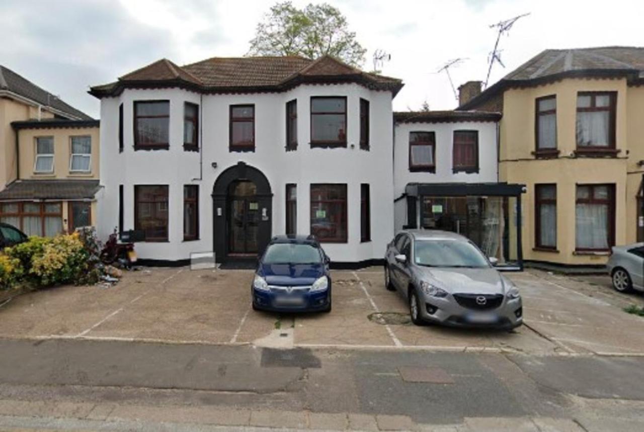 Saji Hotel Illford Ilford Luaran gambar